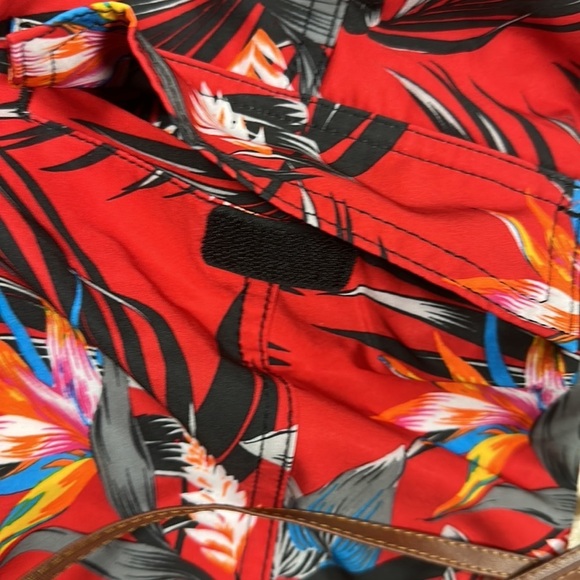 CLUB ROOM  men's red Hawaiian style lined cargo style swim trunks. size M  NWOT - Picture 5 of 6